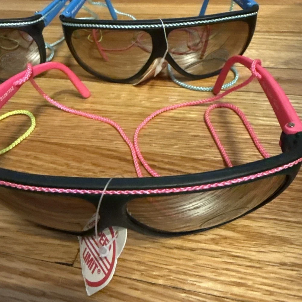 LOT 4 Vintage SPORTY SKI SKATER WRAP AROUND SUNGLASSES w/ Neck Cord 80's NWT